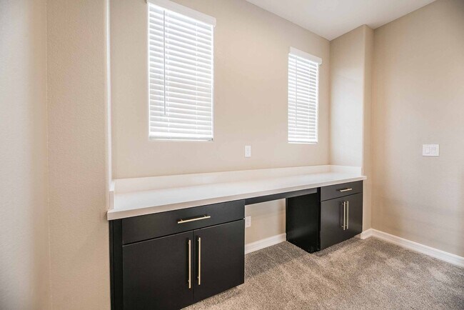 Building Photo - Stunning New 4 Bedroom Home for Rent!