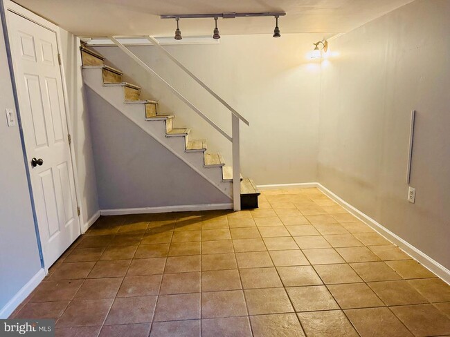 Building Photo - 8134 Mid Haven Rd