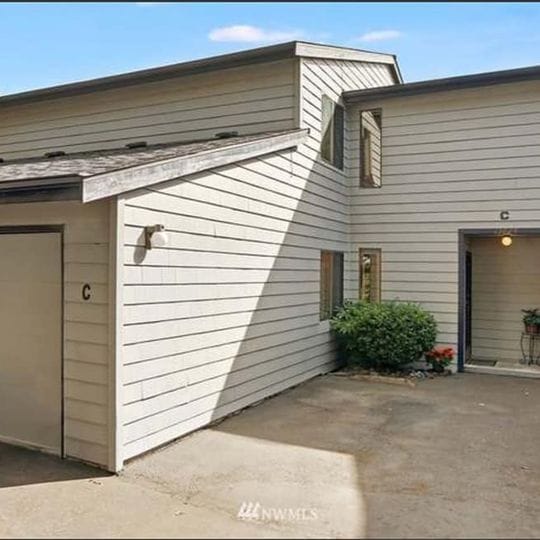 Building Photo - 15624 8th Ave SW