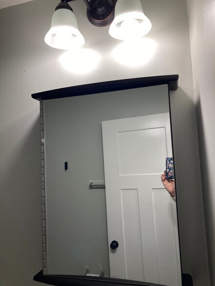 Building Photo - 696 Elm Pl