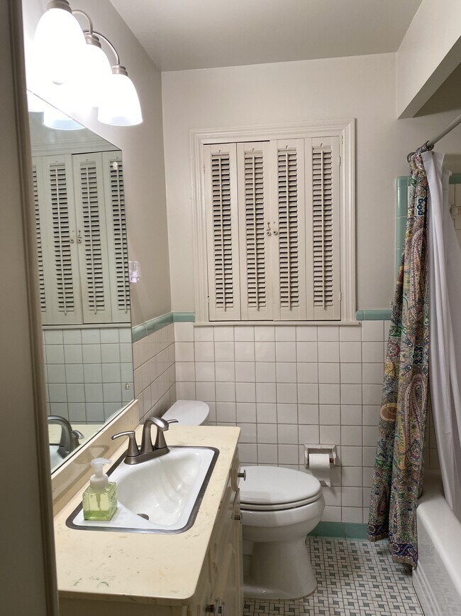 Building Photo - 1224 Merrycrest Dr