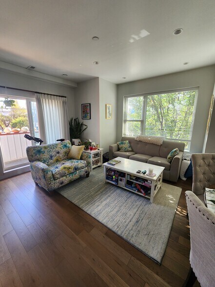 Building Photo - 1500 N American St