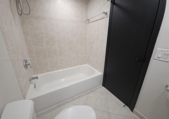 Building Photo - 250 Galen Dr