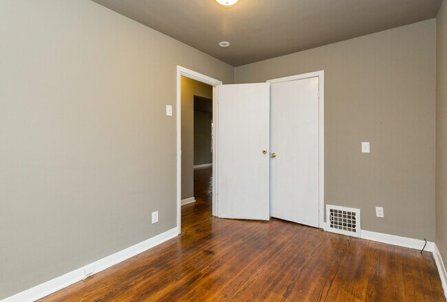 Building Photo - Adorable 2 Bedroom 1 Bath Home