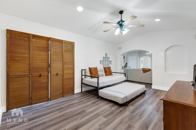 Building Photo - 3808 N Sawtooth Cir