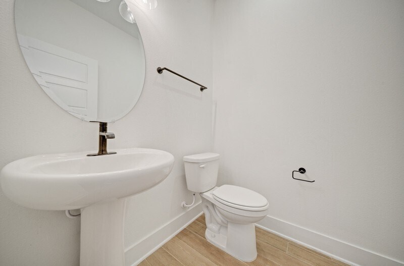 Building Photo - 534 Sun Chaser Dr