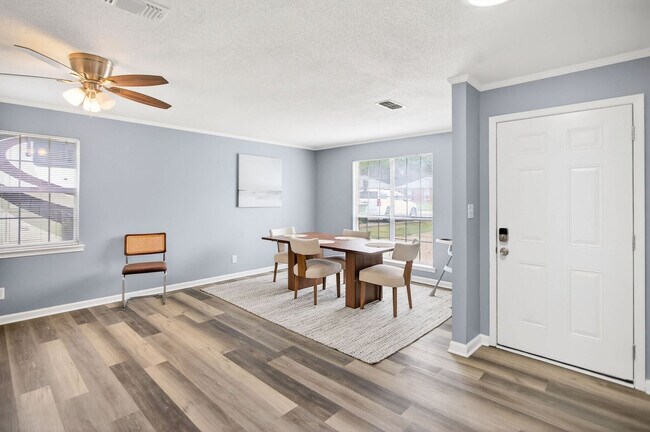 Building Photo - 2420 Haddington Rd