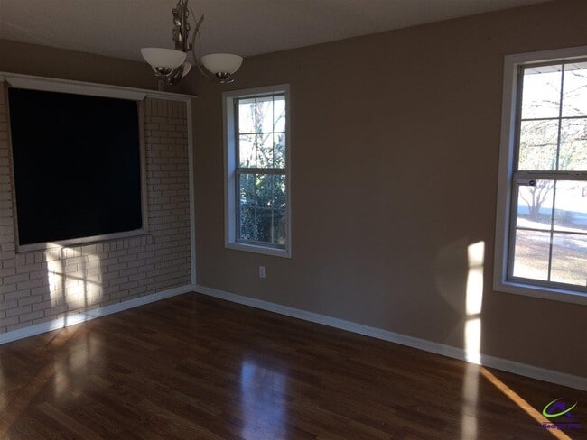 Building Photo - 138 Salem Dr