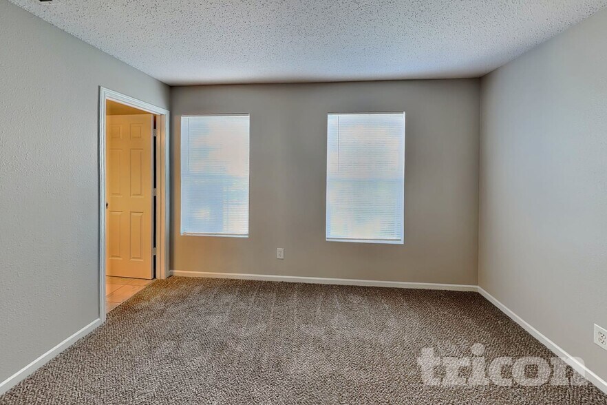 Building Photo - 678 Runnymede Ct