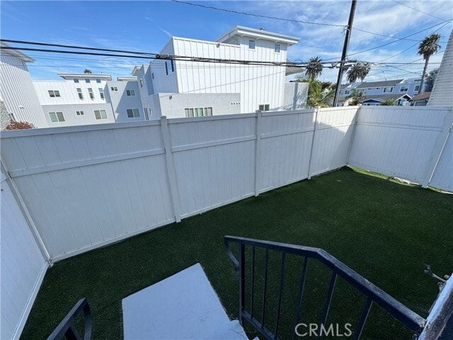 Building Photo - 526 S Catalina Ave