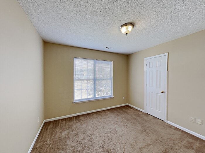 Building Photo - 5800 Carolina Manor Ct