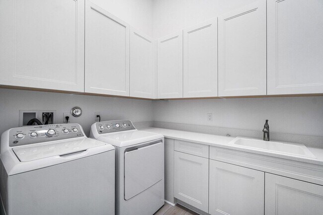 Building Photo - 13393 Artisan Cir