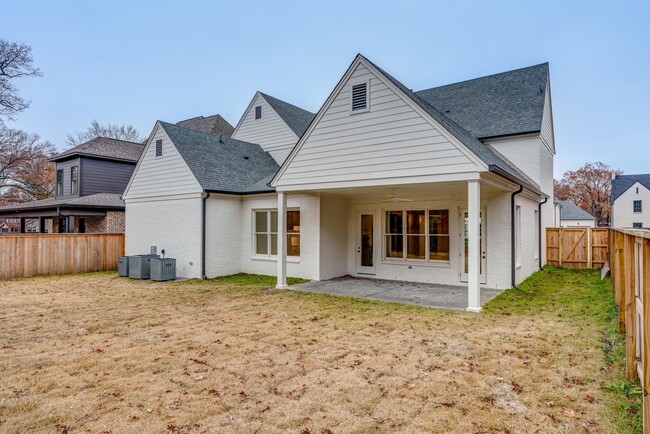 Building Photo - 455 Oma Cove