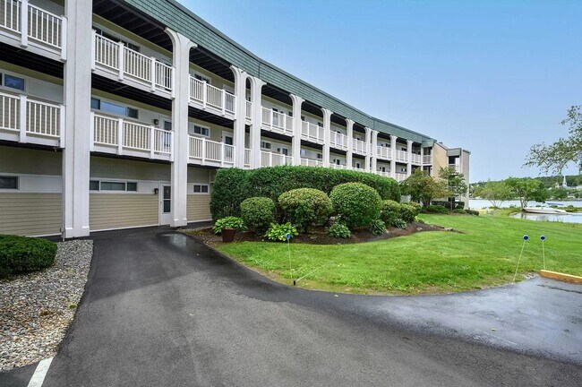 Building Photo - 23 Pleasant St