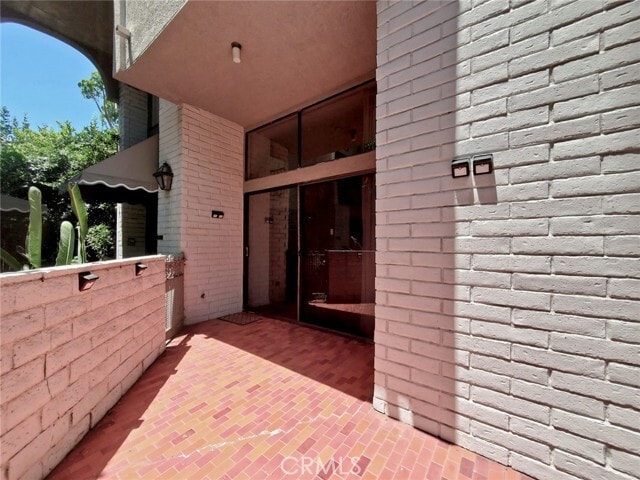 Building Photo - 5345 White Oak Ave