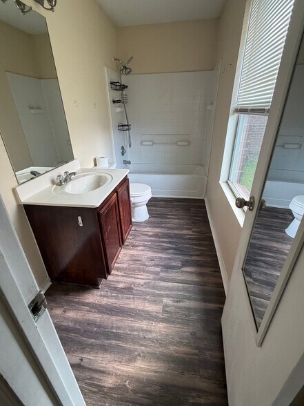 Building Photo - 8103 Zephyr Ct