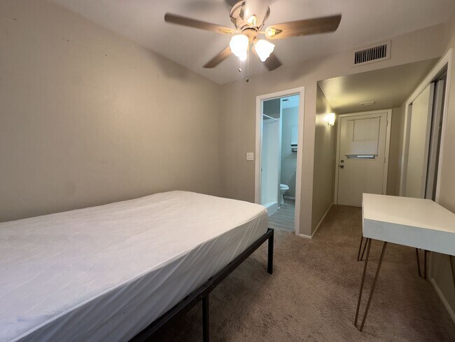 Building Photo - For Lease -Partially Furnished $2,599 or Unfurnished $2,300 2 Beds-2 Bath Painted Mountain Golf C...