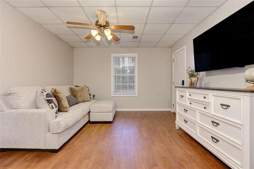 Building Photo - 2535 Hickory Rd