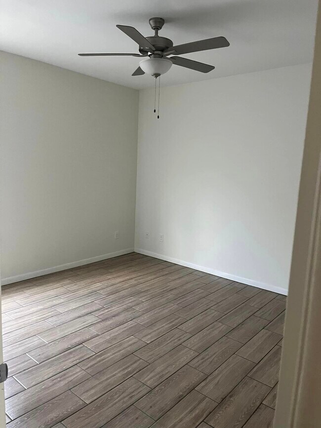Building Photo - Kings Landing Apartments