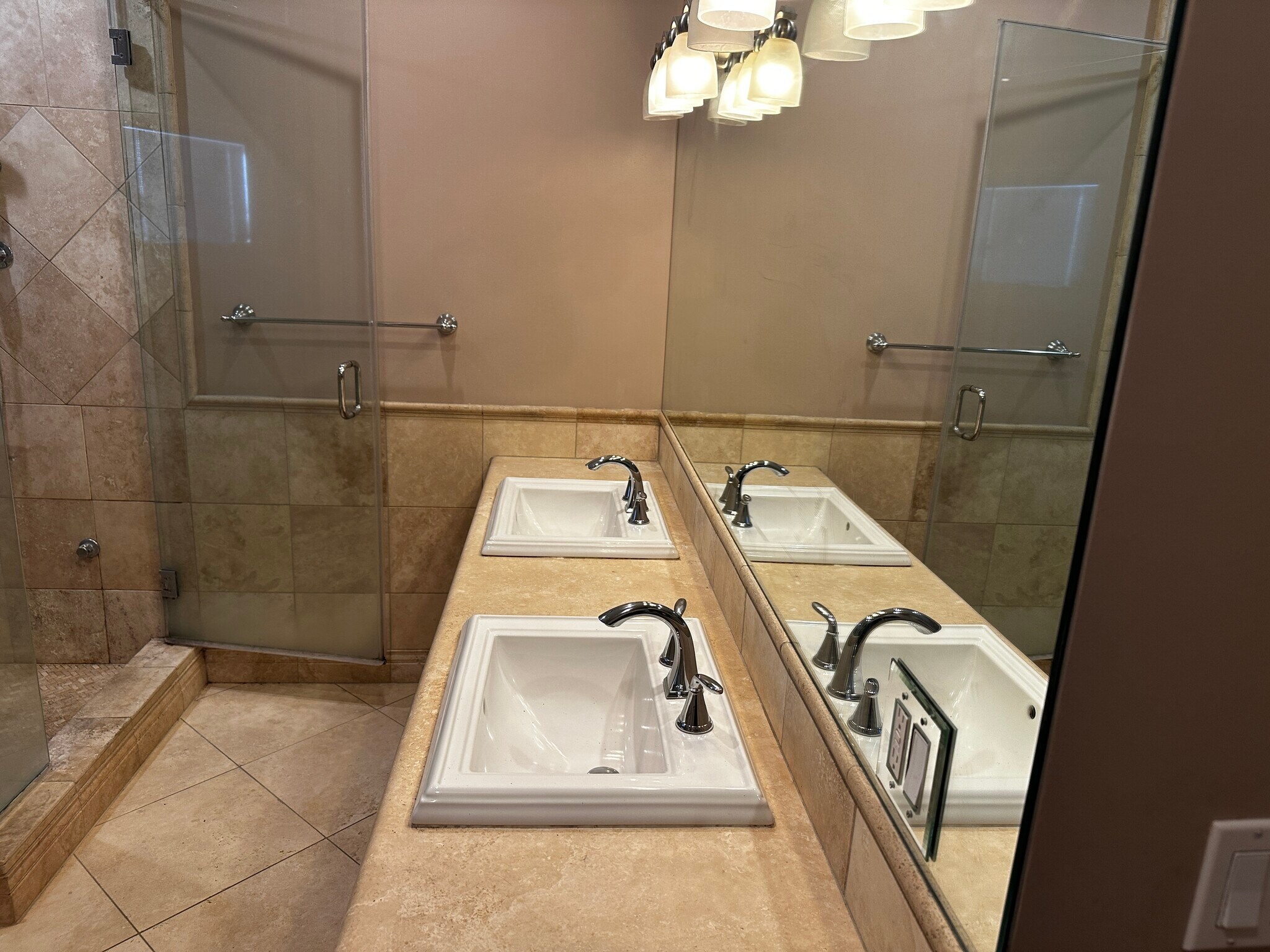 Building Photo - 5560 Buffalo Ave