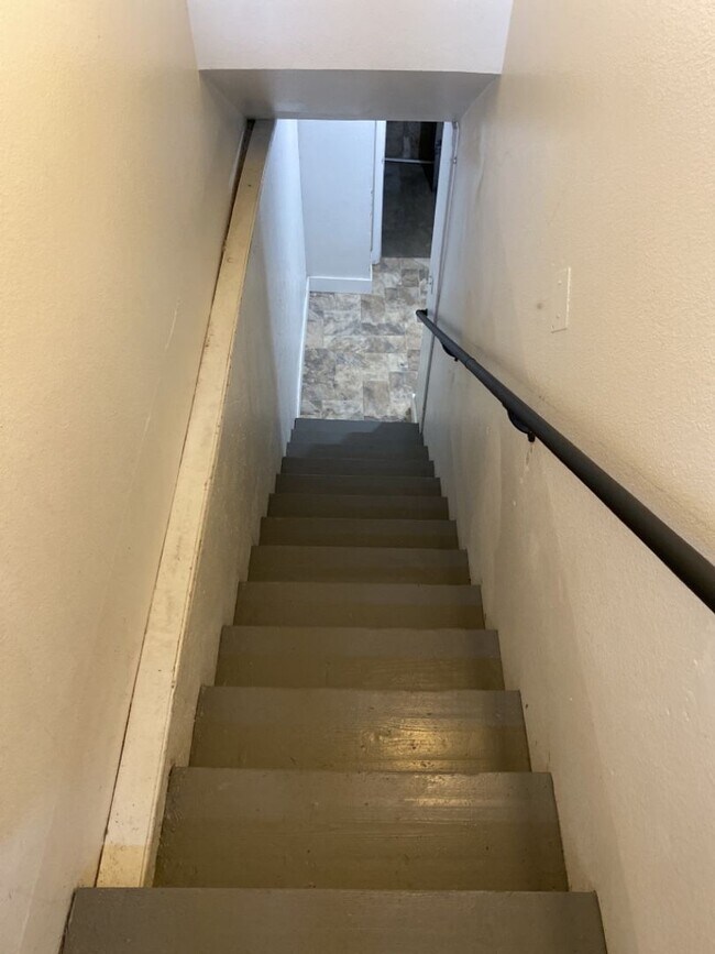 Building Photo - 2 Bed 1 Bath Duplex in Country Setting - NW Ft. Collins