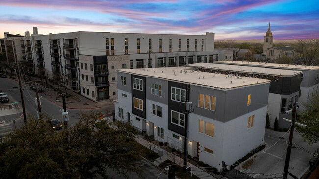 Building Photo - 3500 Harmon Ave