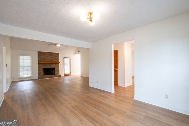 Building Photo - 2688 Benton Dr