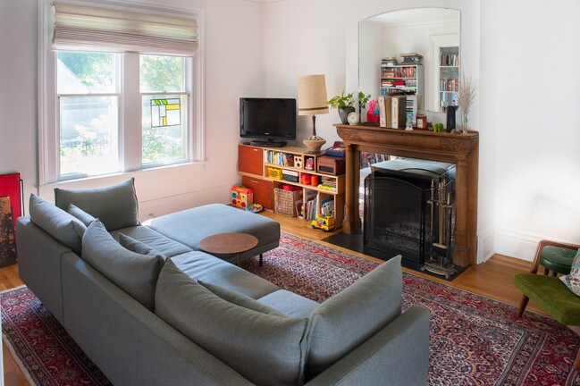 Building Photo - 63 Meigs St