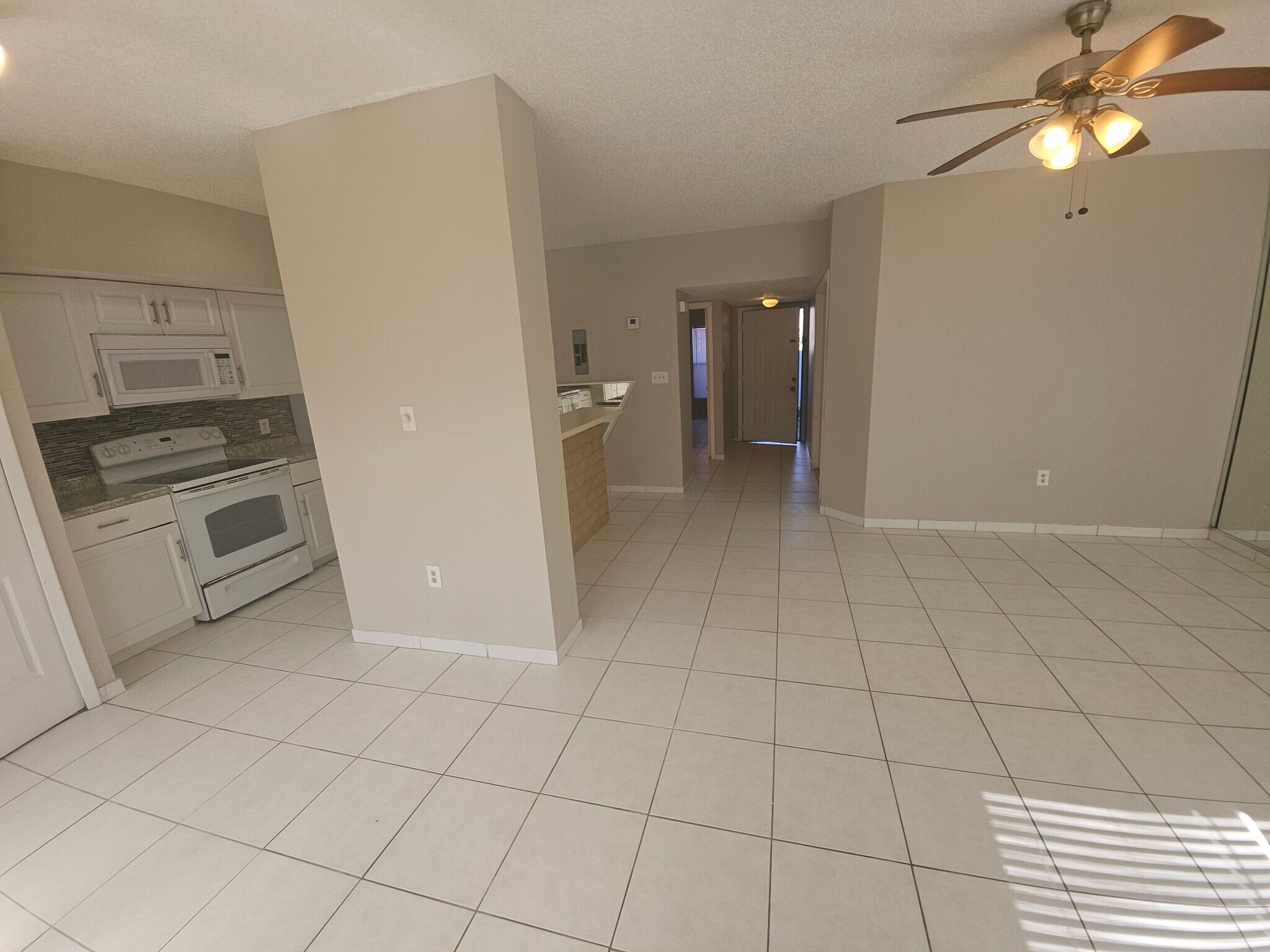 Building Photo - 4718 Chevy Pl