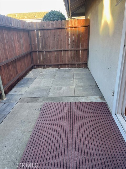 Building Photo - 17081 Grove Cir