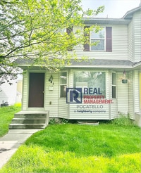 Building Photo - 4 Bedroom 1.5 Bath Townhome