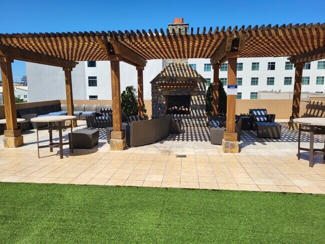 Building Photo - 270 17th St NW