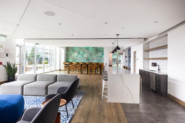 Building Photo - 943 Peachtree St NE