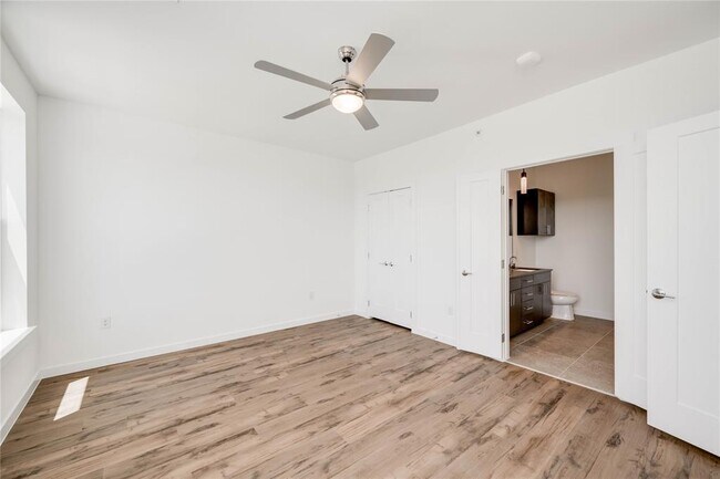 Building Photo - 4801 Springdale Rd