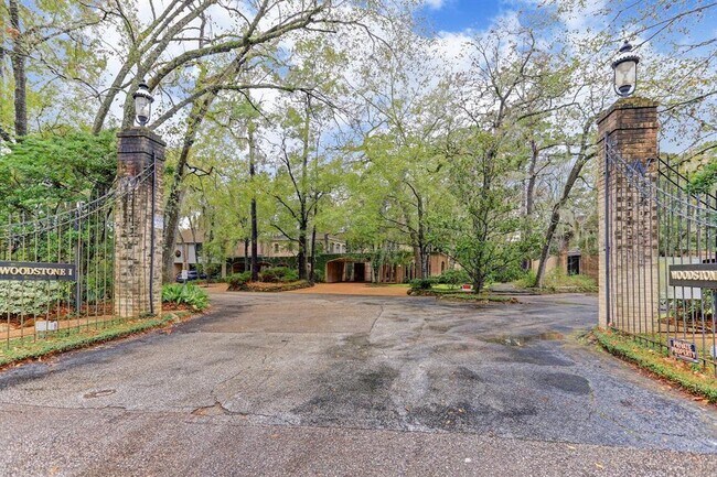 Building Photo - 14 Woodstone St