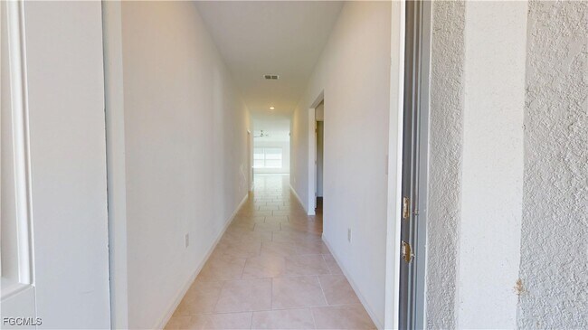 Building Photo - 3530 NE 21st Ave