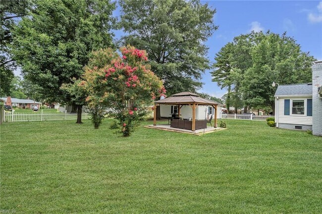 Building Photo - 5800 Barberry Ln