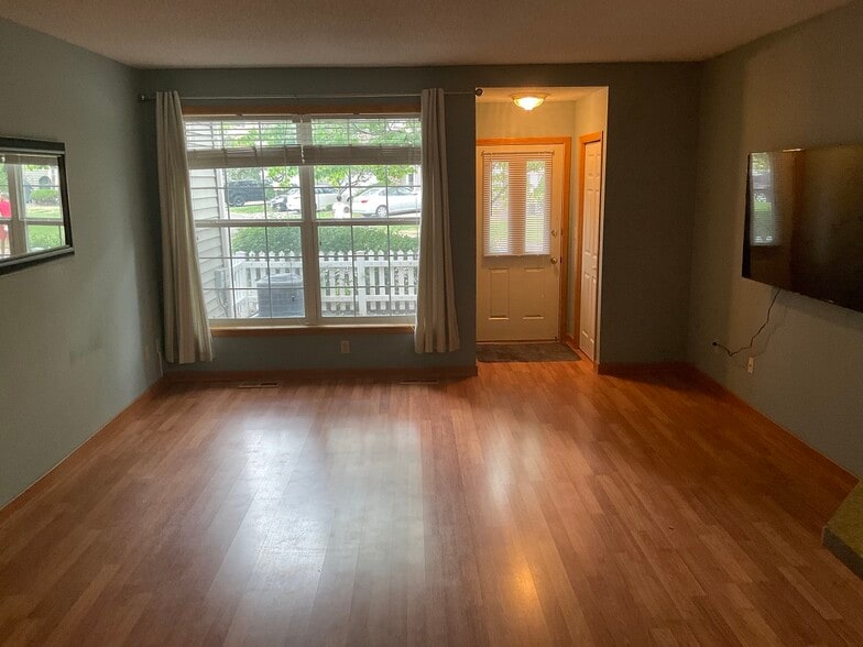 Building Photo - 1891 Bluestem Ln