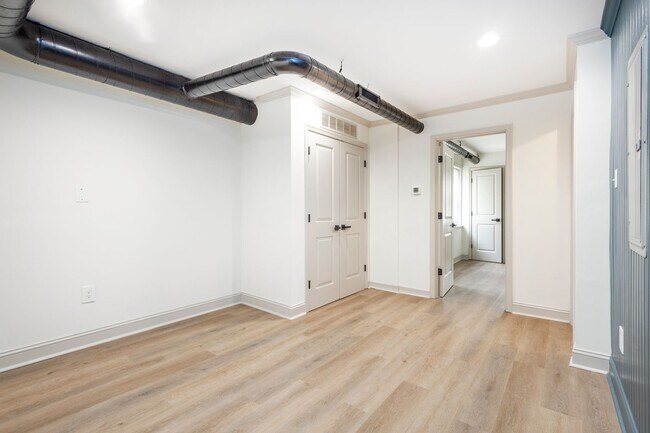 Building Photo - 2335 N 30th St