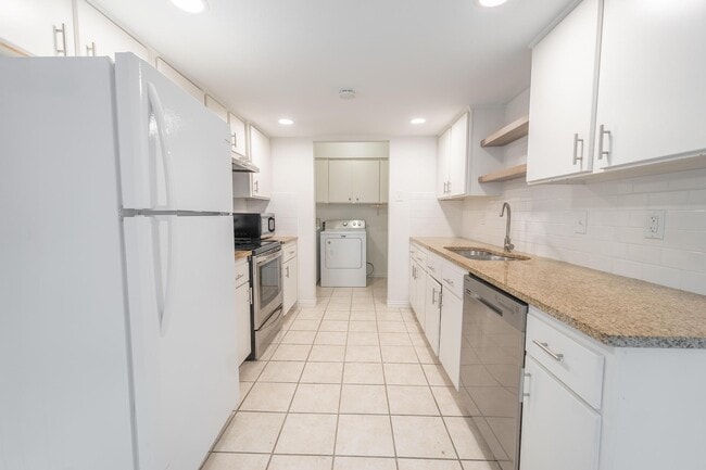 Building Photo - 9348 Highedge Cir