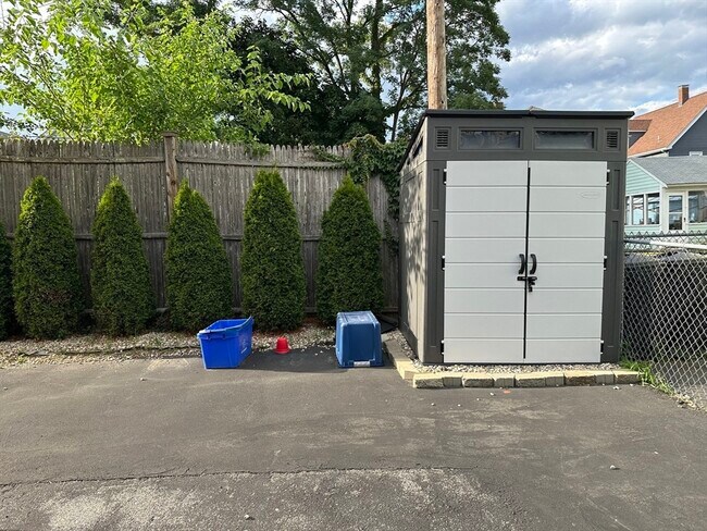 Building Photo - 209 Adams St