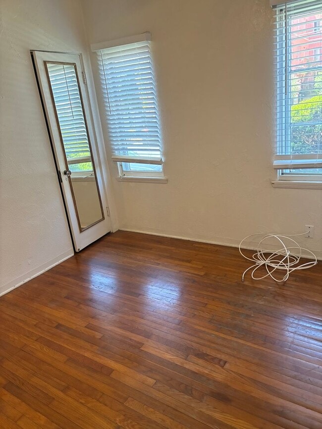 Building Photo - Charming 1-Bedroom Apartment in Bankers Hill!