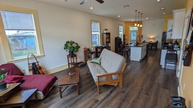 Building Photo - 1738 Allen St