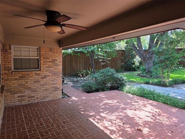 Building Photo - 9784 Maplehill Dr