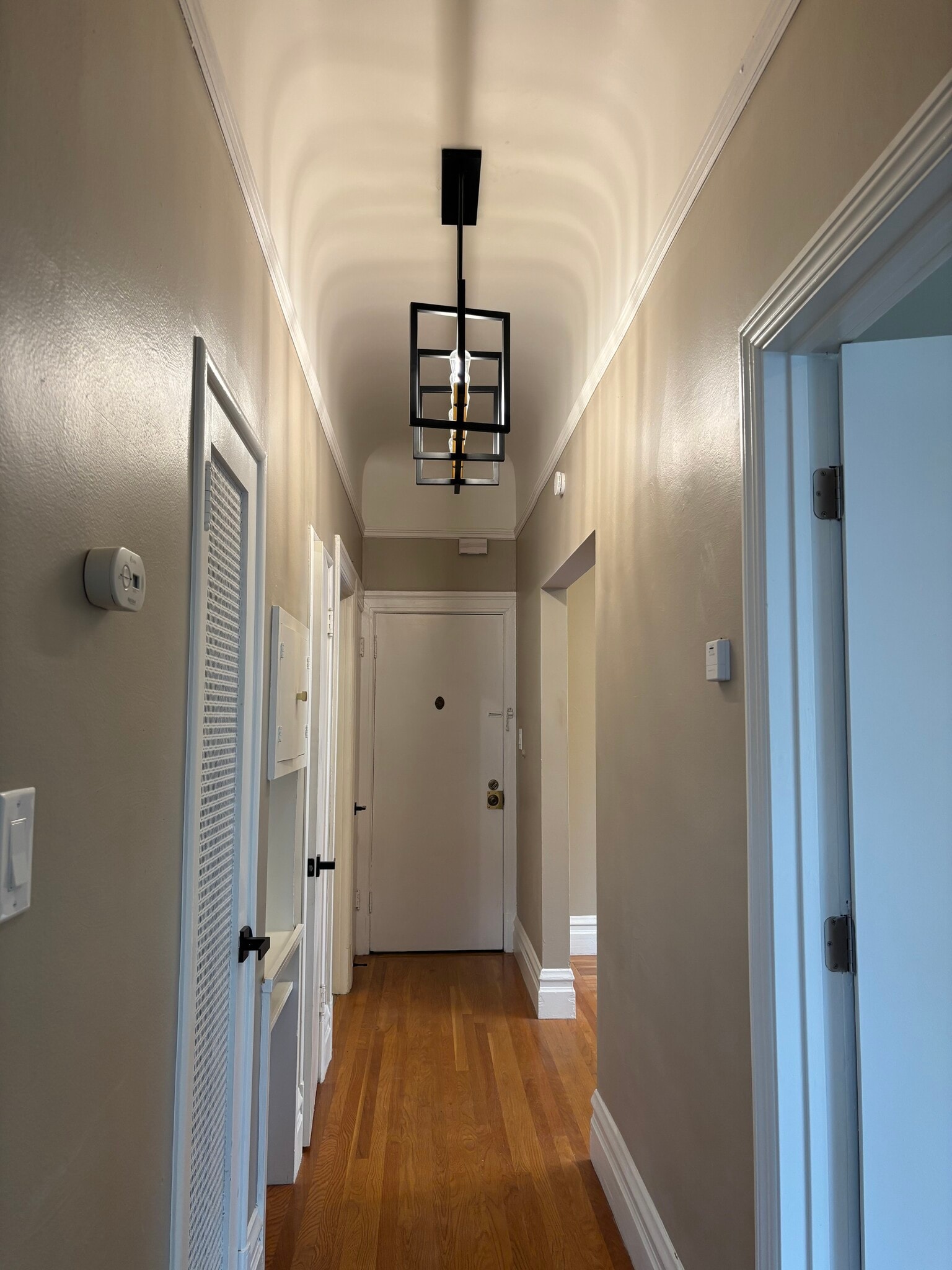 hallway - 1101 Leavenworth St