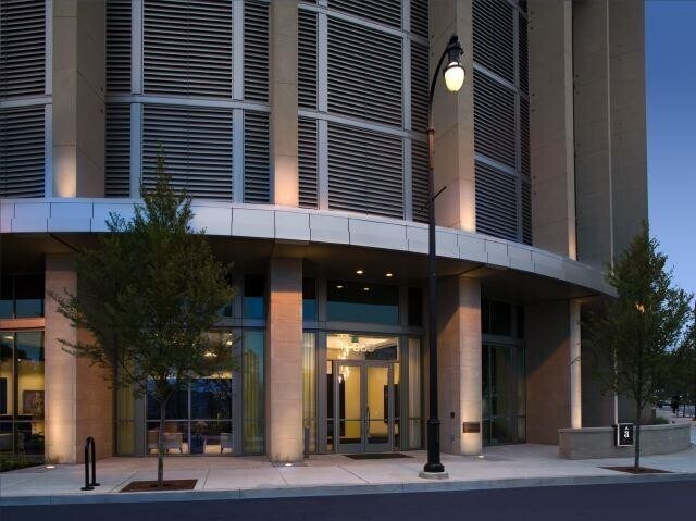 Building Photo - Spectacular space in Nashville's premier condo high-rise