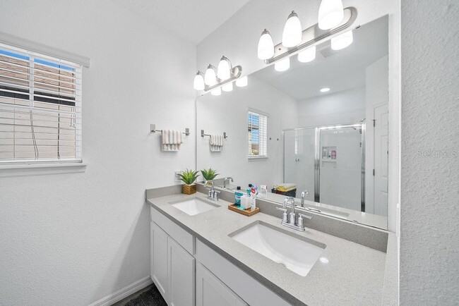 Building Photo - 15036 Willow Arbor Cir