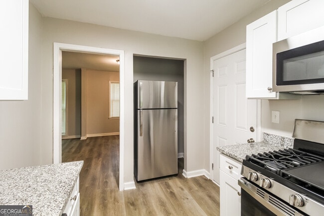 Building Photo - 3717 Loren Dr