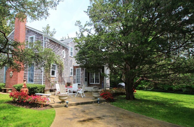Building Photo - 37 Towd Point Rd