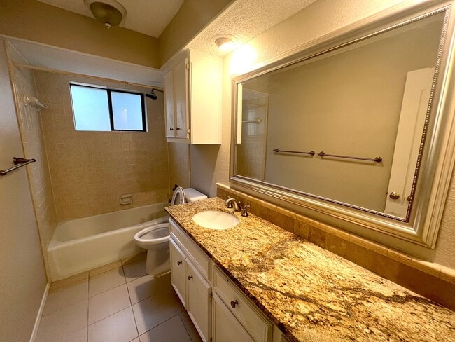 Building Photo - Charming single-story home with 4 bedrooms and 2 bathrooms for rent in neighborhood of Anderson M...